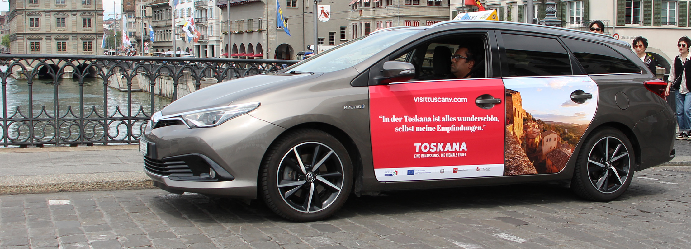 Quality taxi advertising